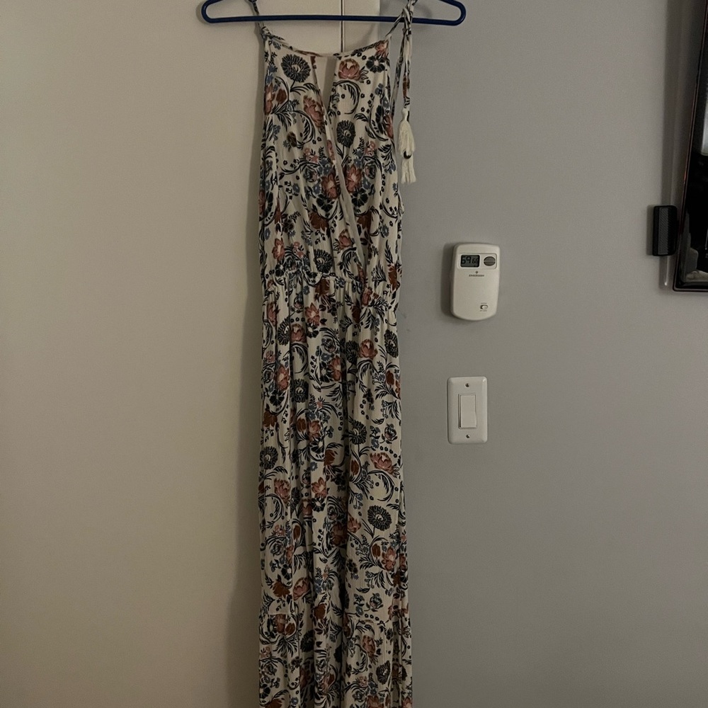 American Eagle maxi dress. Lightly worn. Multi color/pattern.
